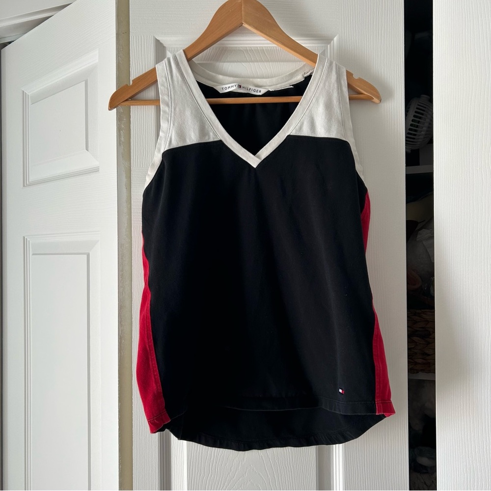 Sold x list Tommy Hilfiger Vintage Y2K Women's Black and Red V-Neck Top XL - Picture 1 of 5